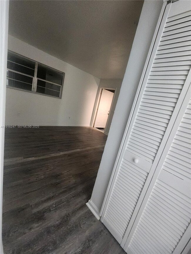 Photo - 519 NW 8th Ave Unit 5