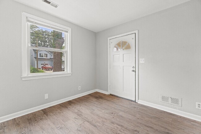 Photo - ADORABLE 3 BEDROOM 1 BATH RANCH HOUSE