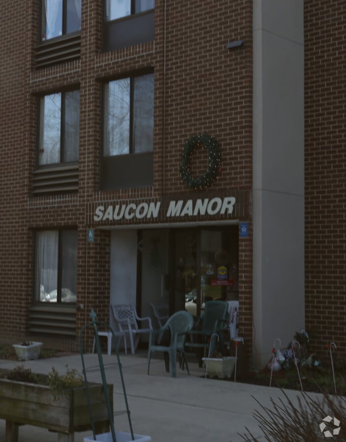 Saucon Manor - Saucon Manor Apartments