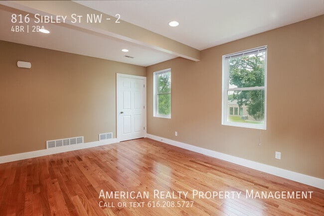 Photo - 816 Sibley St NW Unidad 2