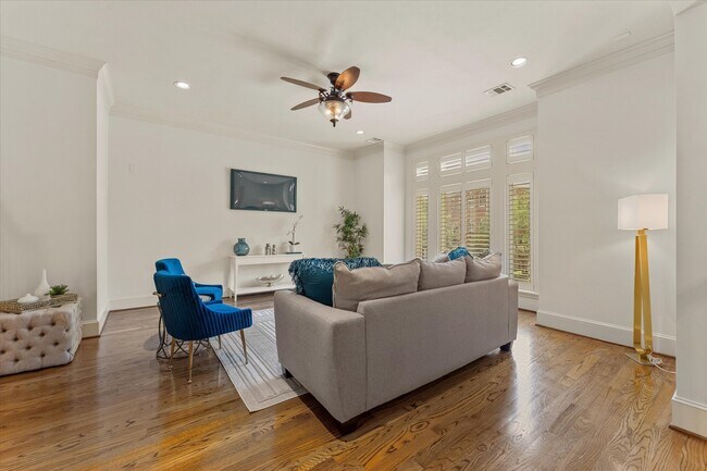 Photo - 30 History Row