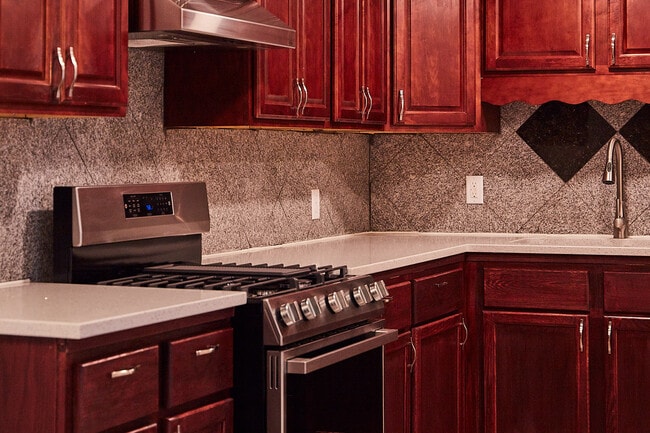 (Configuration A) Luxury Granite Kitchen with backsplash accents