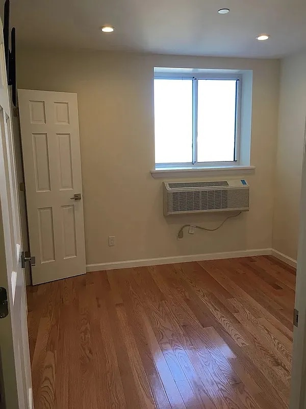 Photo - 51-25 Queens Blvd