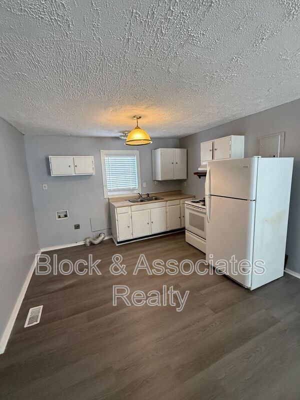 Photo - 103 Cloverdale Ct