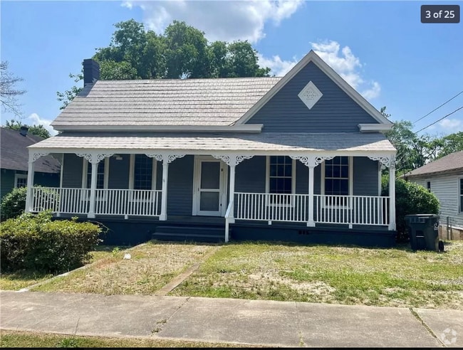 Building Photo - 1909 Summerville Rd Rental