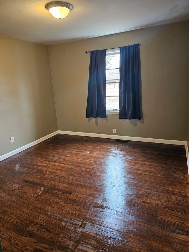 Photo - 2025 E 47th St