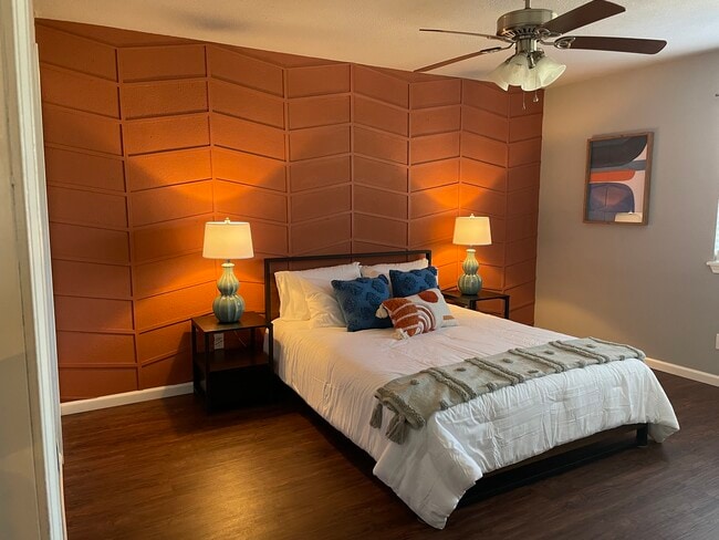 Master - 2300 Oakwood Ave