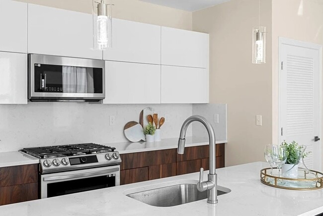 Photo - 124 Warren St Unit 302