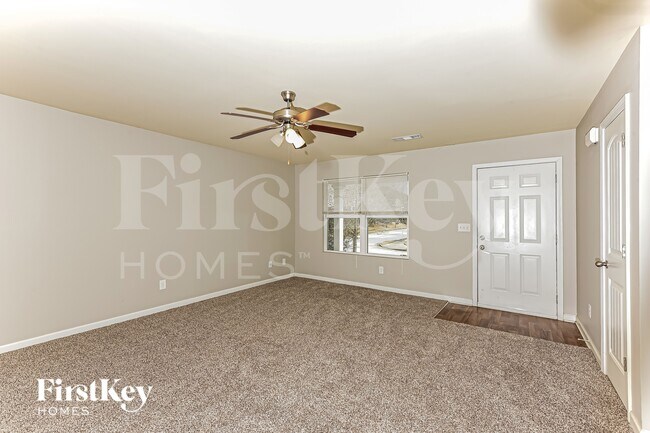 Photo - 45 Riviera Dr SE