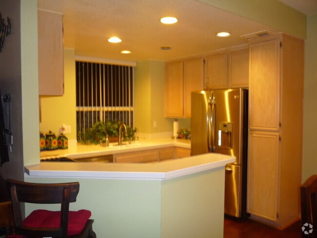 Building Photo - 2bed 2bath Chula Vista Townhome
