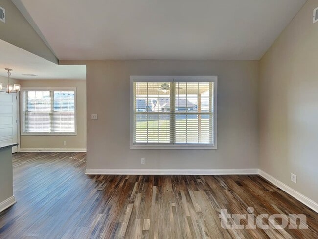 Photo - 1085 Dublin Dr