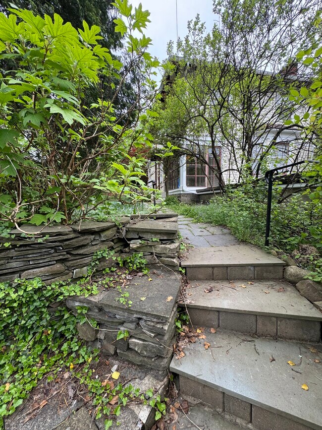 Photo - 608 Ackerman Ave