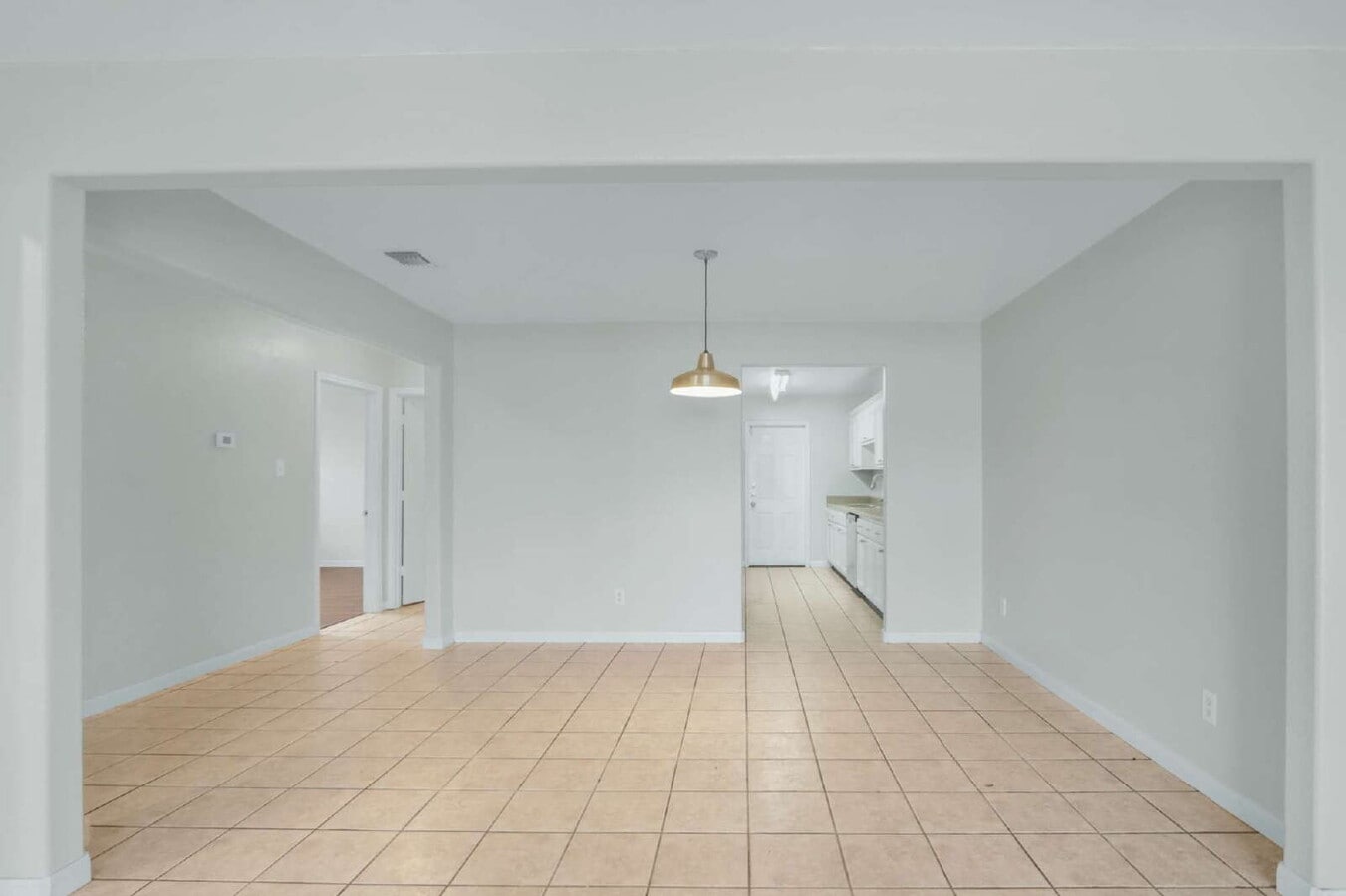 Updated 3/2 Duplex Near Shopping in San Antonio - Updated 3/2 Duplex Near Shopping in San Antonio