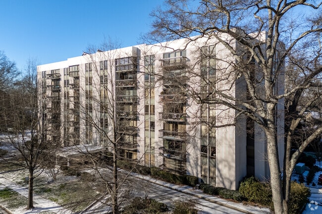 The Queen's Oaks - Queen's Oaks