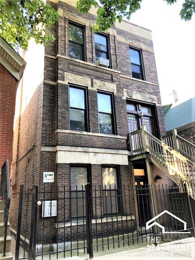 Photo - 2031 W Moffat St Apartments Unit 1