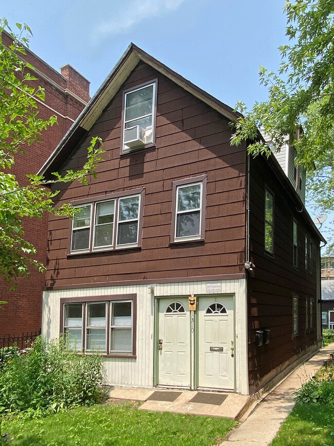 Building Photo - 1310 W Argyle St Rental