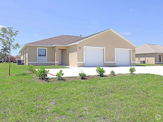Building Photo - Cape Coral 826 Unit 826 Gleason Pkwy Rental