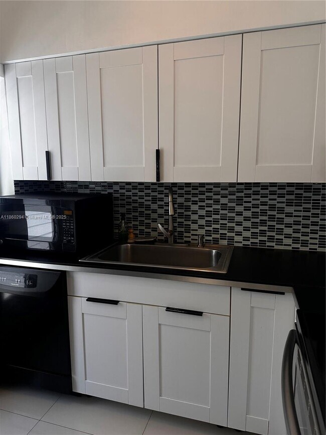 Photo - 10250 W Bay Harbor Dr Unit 4B