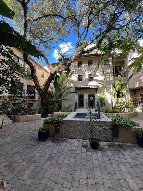 2767 Coconut Ave