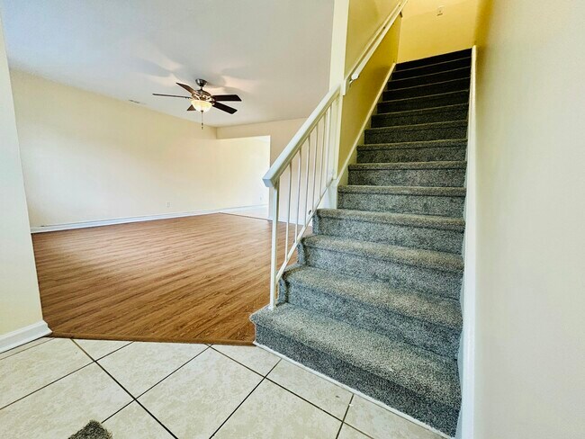 Photo - 718 Spence Cir