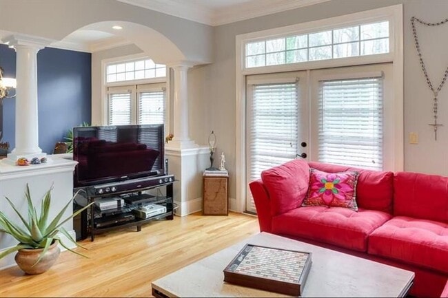 Photo - 331 Carpenter Dr NE