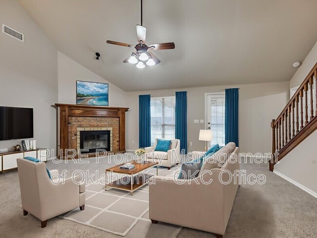 Photo - 1605 SW 33RD St