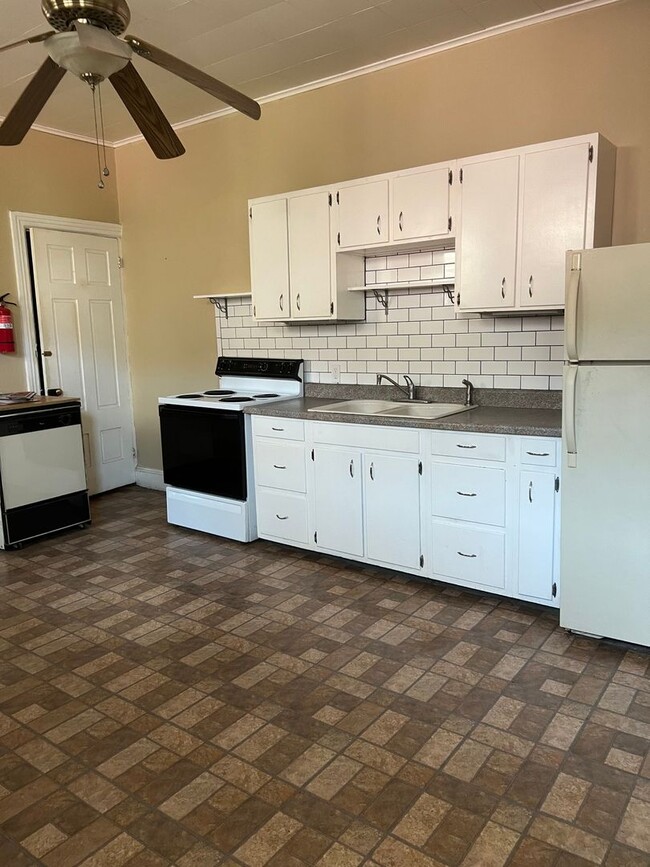 Photo - 233 Union St Unit 1