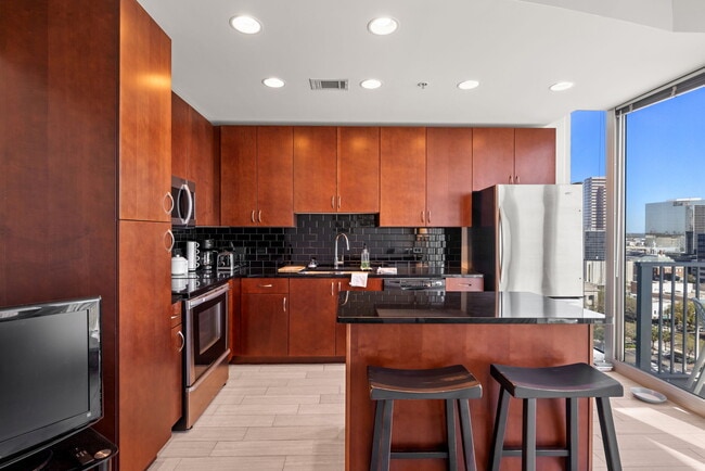 Photo - 777 N Ashley Dr