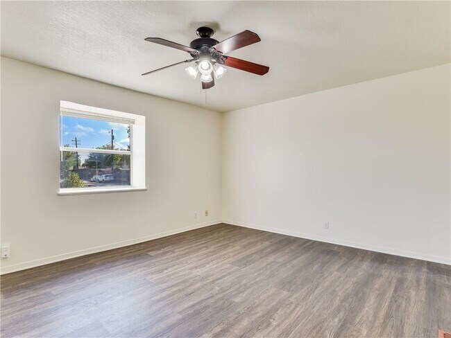 Photo - 2804 Westhill Dr Unit 101