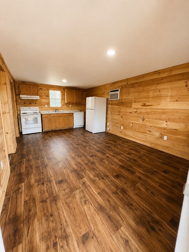 Photo - 113 Redbud Trl