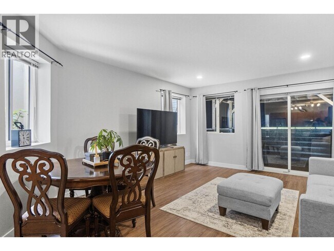 4225 Evergreen Ave