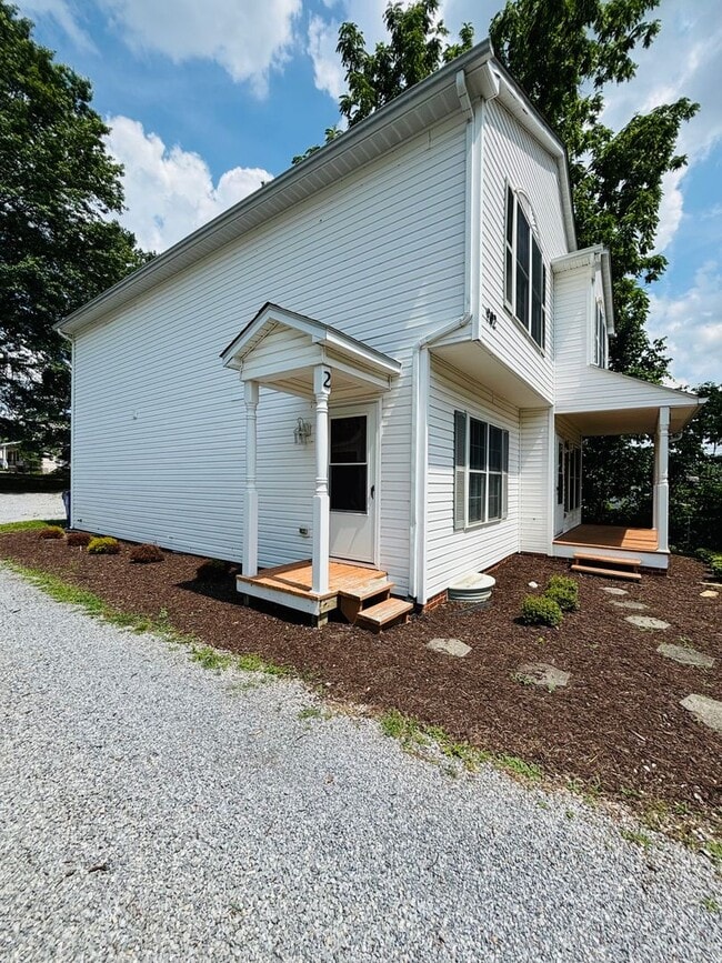 Photo - 902 Kabrich St