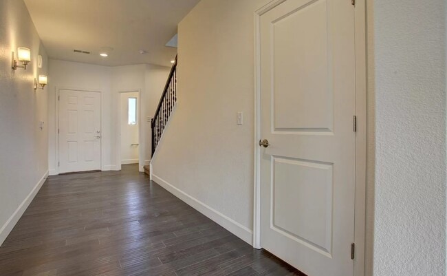 Photo - 10459 Worchester Dr