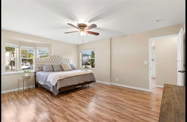 Photo - 110 42nd Ave N