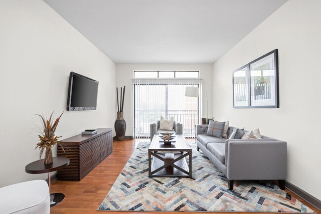 Photo - Cosmopolitan on the Canal