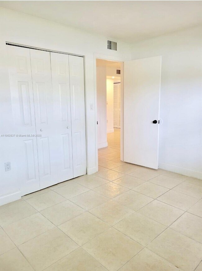 Photo - 4205 N University Dr Unit 111