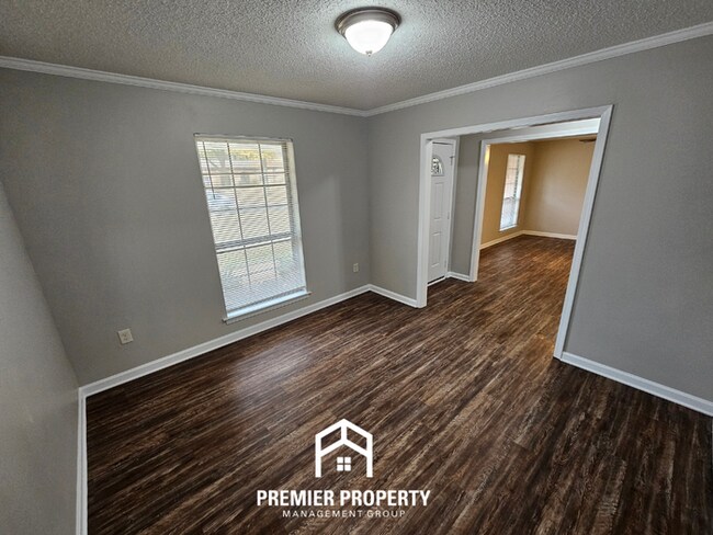 Photo - 5740 Fox Bend Ave