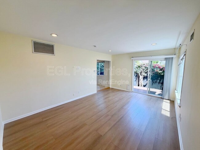 Photo - 1287 Cochran Ave Unit 1