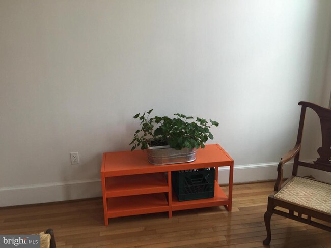 Photo - 1615 Q St NW Unidad 913