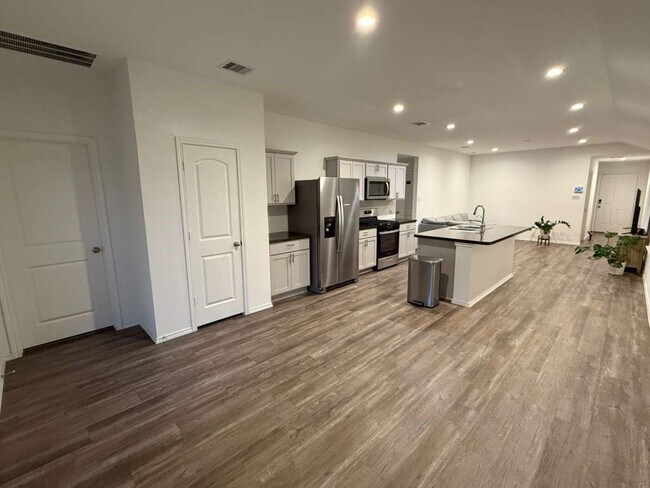 Photo - 5711 Vintage Oakmont Dr