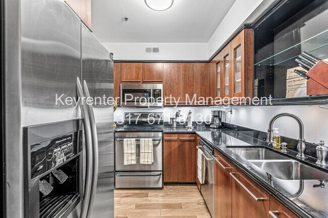 Photo - 714 Buchanan St