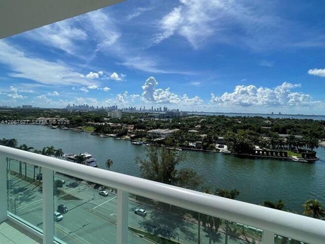 Photo - 5001 Collins Ave