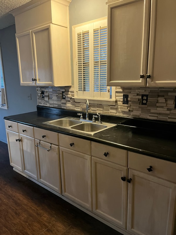 Photo - 220 S Utica St