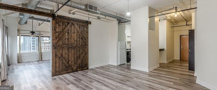 Photo - 120 Ralph McGill Blvd NE Unidad 1302