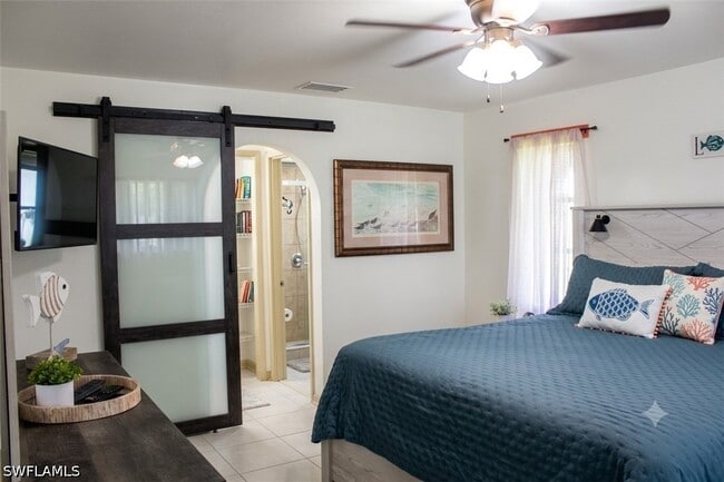 Photo - 1025 NE Van Loon Ln