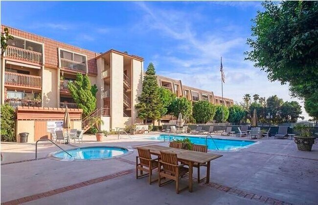 Photo - 2101 E 21ST St Unidad 210