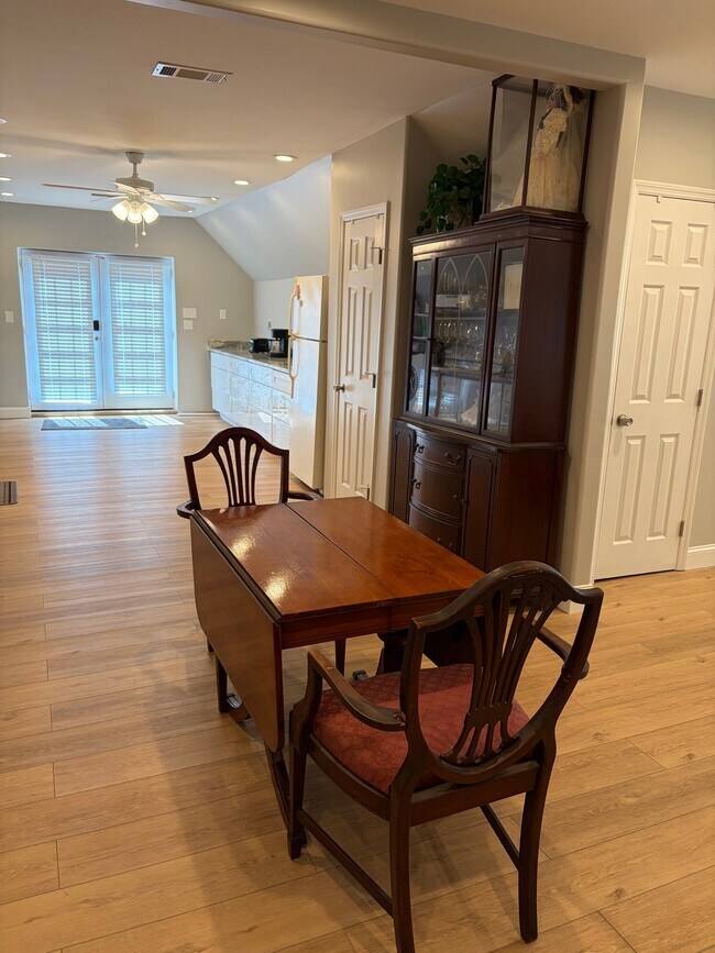 Photo - 2801 Aimar Ave