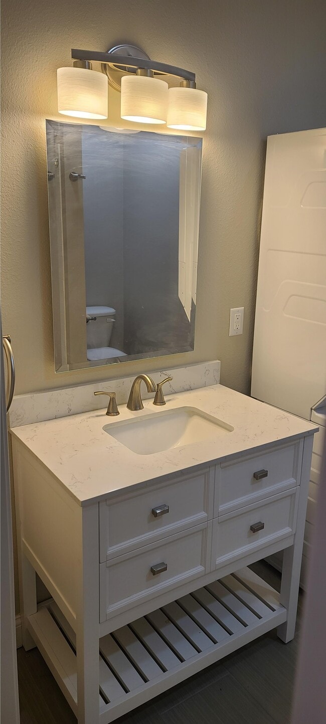 Photo - 1204 Koestner St Unit 2