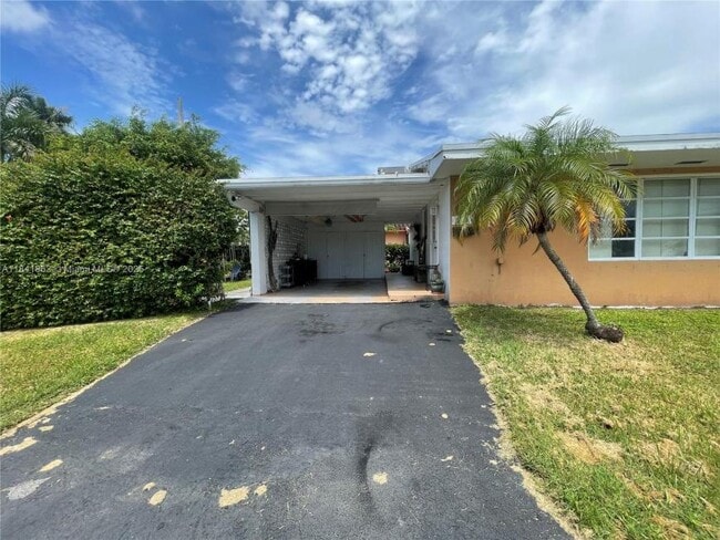 Building Photo - 2 bedroom in Hollywood FL 33020 Rental
