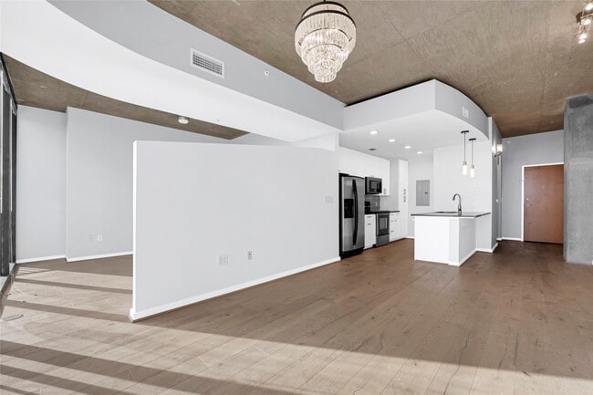 Building Photo - 5925 Almeda Rd Unit 10815
